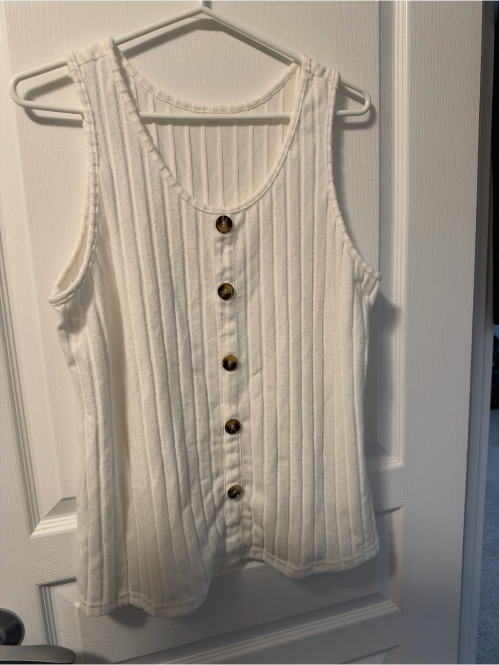 Women’s white Ribbed Button-Front Tank Top